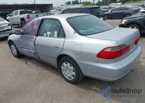 1998 Honda Accord Lx from USA, damaged, VIN 1HGCG5647WA140874